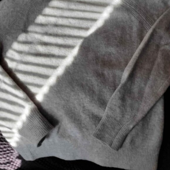 Kit and Ace Cashmere sweater - Picture 2 of 3